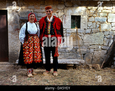 La Dalmatie Pakovo Selo robe traditionnelle de village Banque D'Images