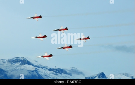 SION, suisse, Swiss airforce équipe dans les montagnes à la Breitling Air show. 18 septembre 2011 à Sion, Suisse Banque D'Images