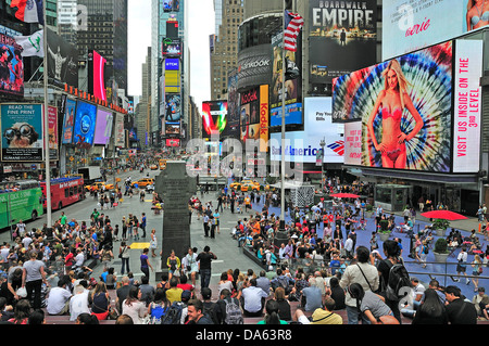 Le père Francis D. Duffy, statue, Duffy Square, Times Square, Midtown, Manhattan, New York, ville, city, USA, Amérique, Ameri Banque D'Images