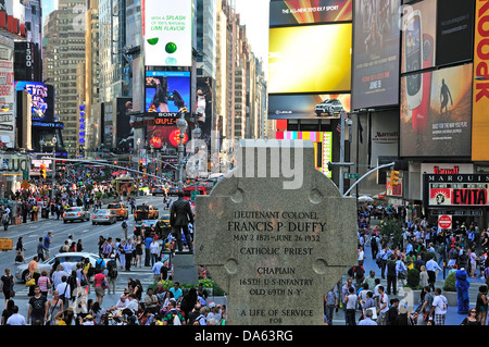 Le père Francis D. Duffy, statue, Duffy Square, Times Square, Midtown, Manhattan, New York, ville, city, USA, Amérique, Ameri Banque D'Images