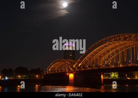 Rhin, Hohenzollernbrücke, Cologne, Rhénanie, Hesse, Allemagne, Europe, nuit, pont, Banque D'Images