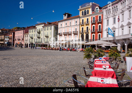 Piazza Grande, Locarno, lieu, canton, TI, Tessin, Suisse, ville du Sud, ville, la Suisse, l'Europe, restaurant de rue, façade Banque D'Images