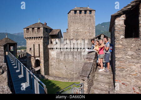 Les touristes, Monte Bello, visite, bâtiment, construction, château, Tourisme, vacances, canton, TI, Tessin, Suisse du Sud, Switzerl Banque D'Images