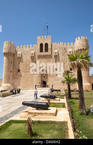 Citadelle de Qaitbay, aussi connu sous le nom de Fort de Qaitbay, Alexandria, Egypte Banque D'Images