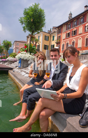 Pause, Stop, le lac de Lugano, Morcote, travail, emploi, occupation, profession, professions, métiers, groupe, de boire, de canton, TI, Tic Banque D'Images