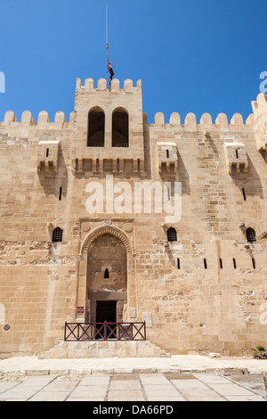 Citadelle de Qaitbay, aussi connu sous le nom de Fort de Qaitbay, Alexandria, Egypte Banque D'Images