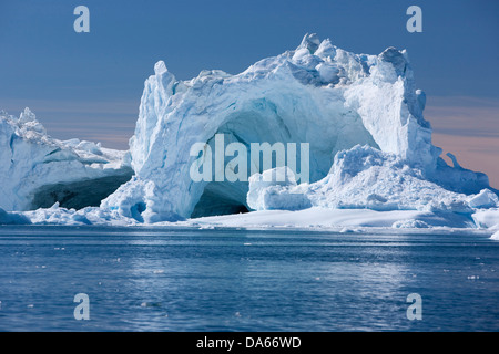 Les icebergs, le Groenland, l'Est du Groenland, de la glace, de l'iceberg, Tassiilaq, nature, formation, groupe, blanc, bleu, froid, Banque D'Images