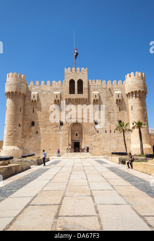 Citadelle de Qaitbay, aussi connu sous le nom de Fort de Qaitbay, Alexandria, Egypte Banque D'Images