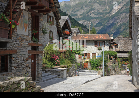 La Suisse, l'Europe, Canton du Tessin, de la vallée de Verzasca, Sonogno, Voyage, géographie, Village, Pierre, maison, Swiss, tranquille, pittoresque Banque D'Images