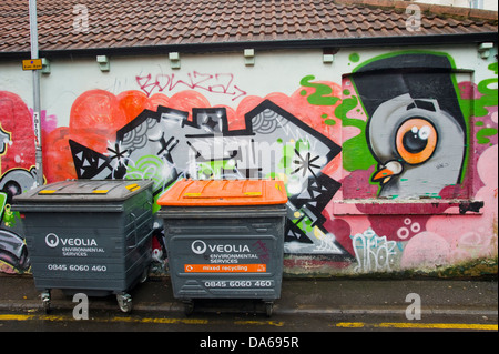 Graffiti sur mur du bâtiment en retour lane Leeds West Yorkshire Angleterre UK Banque D'Images