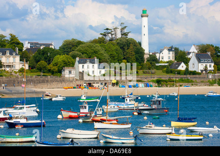 Bénodet, France, Europe, Bretagne, département Finistère, ville, ville, port, port, bateaux, lighthouse Banque D'Images