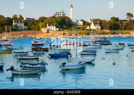 Bénodet, France, Europe, Bretagne, département Finistère, ville, ville, port, port, bateaux, lighthouse Banque D'Images