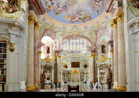 Bibliothèque de l'abbaye d'Admont hall en Styrie, Autriche, la plus grande bibliothèque monastique au monde. Un joyau de l'époque Baroque. Banque D'Images