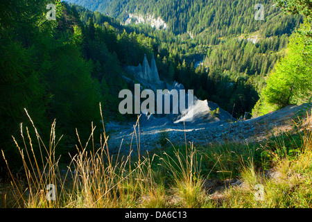 Val Sinestra, terre de pyramides, Suisse, Europe, canton des Grisons, Engadine, Grisons, Engadine, Unterengadin, pyramides, erosi Banque D'Images