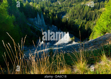 Val Sinestra, terre de pyramides, Suisse, Europe, canton des Grisons, Engadine, Grisons, Engadine, Unterengadin, pyramides, erosi Banque D'Images