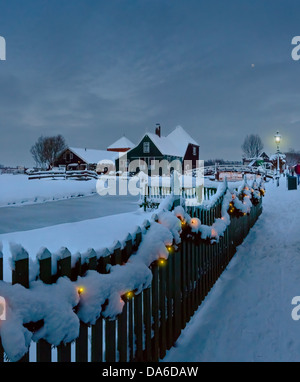 Hollande, Pays-Bas, Europe, Zaandam, en plein air, le musée, le Zaanse Schans, ferme, l'eau, l'hiver, la neige, la glace, les illuminations de Noël, Banque D'Images