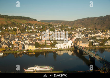 Vallée de la Moselle à Cochem, vue sur le quartier de Traben Banque D'Images