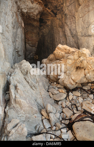 Bouche de Klipgat Cave - un âge de pierre, troglodyte, Gansbaai Province de Western Cape, Afrique du Sud Banque D'Images