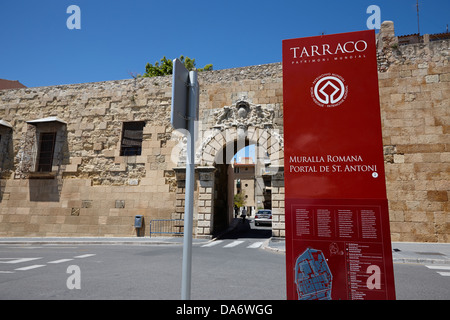 St anthonys porte dans le mur des ruines romaines de tarraco tarragona site du patrimoine mondial de l'Espagne catalogne Banque D'Images