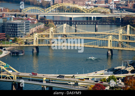 Les ponts de la rivière Allegheny PITTSBURGH PENNSYLVANIA USA Banque D'Images