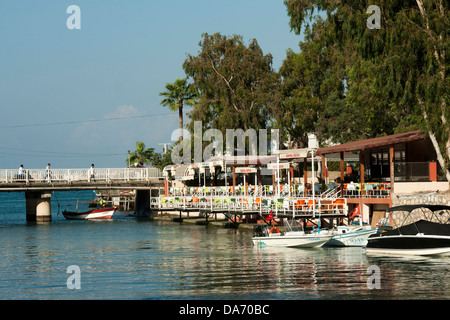 Türkei, Provinz Hatay (Antakya), Arsuz (Ulucinar), Lokale am Fluss Arsuz Banque D'Images
