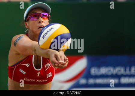 Stare Jablonki, Pologne. 5 juillet, 2013. Championnats du Monde de Volley-ball de plage, Lauren Fendrick (USA), l'OFT. Tomasz Jastrzebowski / Foto Olimpik/CalSport/Alamy Live News Banque D'Images