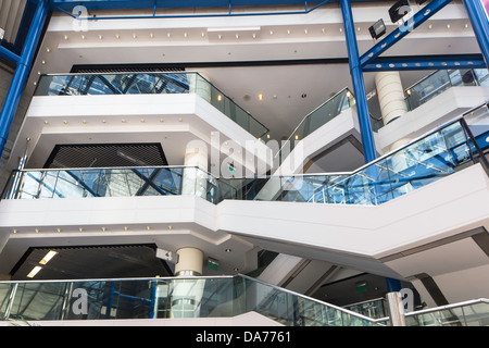 L'intérieur du bâtiment de la CCI et le Symphony Hall, le centre-ville de Birmingham, Birmingham, Angleterre, RU Banque D'Images