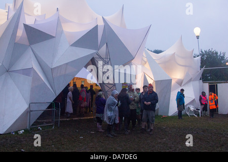 Le ciel de Shangri-la au festival de Glastonbury 2013, Somerset, Angleterre, Royaume-Uni Banque D'Images