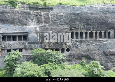 General-View de cave Nos 4, 5 et double histoire No.6 à Ajanta, Maharashtra, ces grottes Mahayana sont datés du 5ème.siècle de notre ère. Banque D'Images