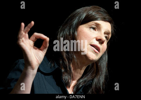 Katrin Goering-Eckardt, vice-président du Bundestag allemand et de meilleurs candidats pour l'Alliance90/Les Verts au Bundestag 2013 élections, parle à une petite partie de l'Alliance de la conférence90/Les Verts à Berlin, Allemagne, 06 juillet 2013. Les thèmes sont l'emploi, l'énergie, les coûts de location, tourner la protection contre les inondations et la Turquie. Photo : MAURIZIO GAMBARINI Banque D'Images