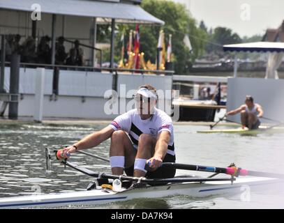 Henley sur Thames, Royaume-Uni. 5 juillet 2013. Régate royale de Henley. The Diamond Challenge Sculls (M1X) -Mahe Drysdale finissant à Henley en 1/4 finales vendredi seulement pour être battu par A.L. Aleksandrov photo Wendy Johnson Résultats A.L. Aleksandrov (Club Kur, Azerbaïdjan) 1 A.M.O. Drysdale (West End Rowing Club, Nouvelle-Zélande) 4 1/2 longueurs 2.14 3.45 7.41/Alay Live News Banque D'Images