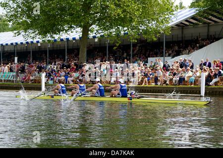 Henley-on-Thames, Oxfordshire, UK. Le 06 juillet, 2013. A l'Imperial College London en action au cours de la demi-finale jour de la Régate royale de Henley. Credit : Action Plus Sport/Alamy Live News Banque D'Images