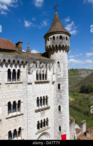 Vue de la basilique de St-Sauveur avec tourelle à Rocamadour, France Banque D'Images