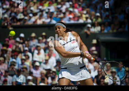 Londres, Royaume-Uni. Le 06 juillet, 2013. Tennis : Wimbledon Championship 2013, Marion Bartoli de la France en action lors de la finale simple dames contre Sabine Lisicki d'Allemagne le jour douze des championnats de tennis de Wimbledon à l'All England Lawn Tennis et croquet Club le 6 juillet 2013 à Londres, en Angleterre. Dpa : Crédit photo alliance/Alamy Live News Banque D'Images