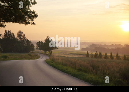 Beau lever de soleil dans une zone rular Banque D'Images