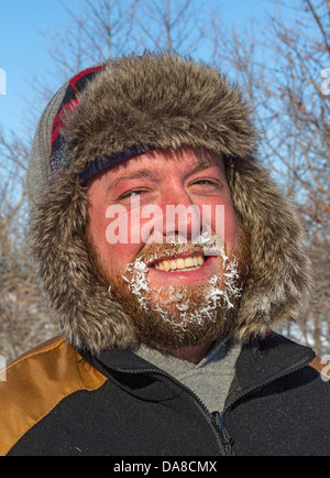 L'homme avec le gel sur le visage de l'Arctique durant l'hiver Banque D'Images