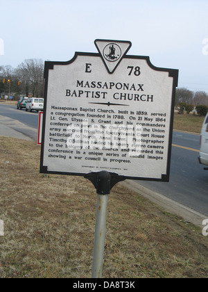 Église baptiste MASSAPONAX Massaponax Baptist Church, construite en 1859, a servi une congrégation fondée en 1788. Le 21 mai 1864 Le Lieutenant-général Ulysses S. Grant et ses commandants conférés sur bancs dans le cimetière comme l'armée de l'Union ont marché de la bataille de Spotsylvania Court House North Anna River. Photographe Timothy O'Sullivan transporté son lourd appareil stéréo sur le balcon de l'église et a enregistré cette conférence dans une série unique d'images franches montrant un conseil de guerre en cours. Ministère des ressources historiques, 1991 Banque D'Images