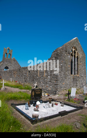 L'église St Mary l'abbaye de Howth et cimetière de la péninsule de Howth, près de Dublin Irlande Europe Banque D'Images