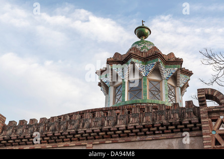 Catalogne Barcelone,Espagne,.Guell,Pavillons par Antoni Gaudi, situé dans le quartier de Pedralbes. Banque D'Images