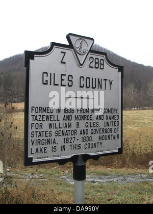 GILES COUNTY Area 369 milles carrés formé en 1806 à partir de Montgomery, Tazewell et Monroe, et le nom de William B. Giles, Sénateur des États-Unis et Gouverneur de la Virginie, 1827-1830. Lac de montagne est dans ce comté. Virginia State Library, 1951. Banque D'Images