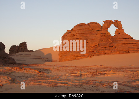 L'Algérie, Afrique, Afrique du Nord, désert, désert de sable, Sahara, Tamanrasset, le Hoggar, Ahaggar, rock, rock formation, Tassili du Hogga Banque D'Images