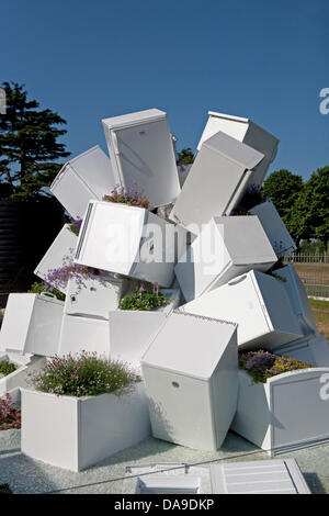 Hampton Court Palace UK 8 juillet 2013 Pointe de l'Iceberg, un jardin conceptuel par Sylvie Hooghe & Caroline Tait au RHS Hampton Court Palace Flower Show 2013 Credit : Keith Larby/Alamy live news Banque D'Images