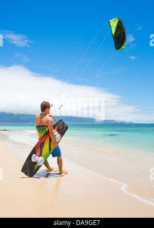 Kiteboarder sur Belle Plage Banque D'Images