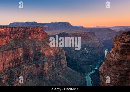 Coucher de soleil au Grand Canyon North Rim N.P avec la vue de Toroweap, Arizona, USA Banque D'Images