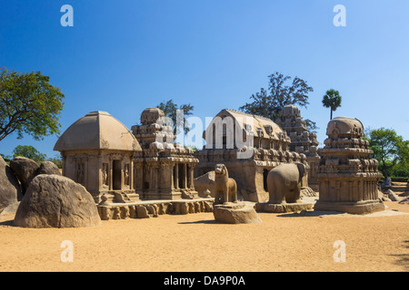 L'Inde, l'Inde du Sud, en Asie, le Tamil Nadu, Mamallapuram, Mahabalipuram, Rathas, cinq Rathas, rock-cut, architecture, célèbre, rochers, s Banque D'Images