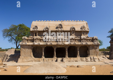 L'Inde, l'Inde du Sud, en Asie, le Tamil Nadu, Mamallapuram, Mahabalipuram, cinq Rathas, Pancha Rathas, Temple, patrimoine mondial, Rathas, r Banque D'Images