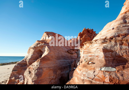 Les célèbres falaises de grès érodées de la plage ouest de Cape Leveque, la péninsule de Dampier, Kimberley, Australie occidentale Banque D'Images