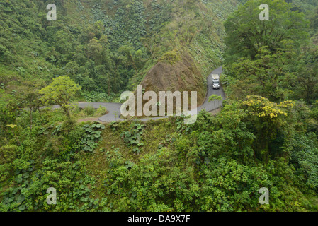 L'Amérique centrale, le Costa Rica, paysage, vert, route, camion, canyon, route sinueuse, Alajuela, Banque D'Images