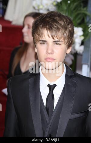 Le chanteur canadien Justin Bieber arrive à la 68e Golden Globe Awards présenté par la Hollywood Foreign Press Association à l'hôtel Beverly Hilton à Beverly Hills, Los Angeles, USA, 16 janvier 2011. Photo : Louis Garcia Banque D'Images