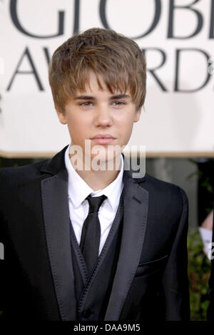 Le chanteur canadien Justin Bieber arrive à la 68e Golden Globe Awards présenté par la Hollywood Foreign Press Association à l'hôtel Beverly Hilton à Beverly Hills, Los Angeles, USA, 16 janvier 2011. Photo : Louis Garcia Banque D'Images